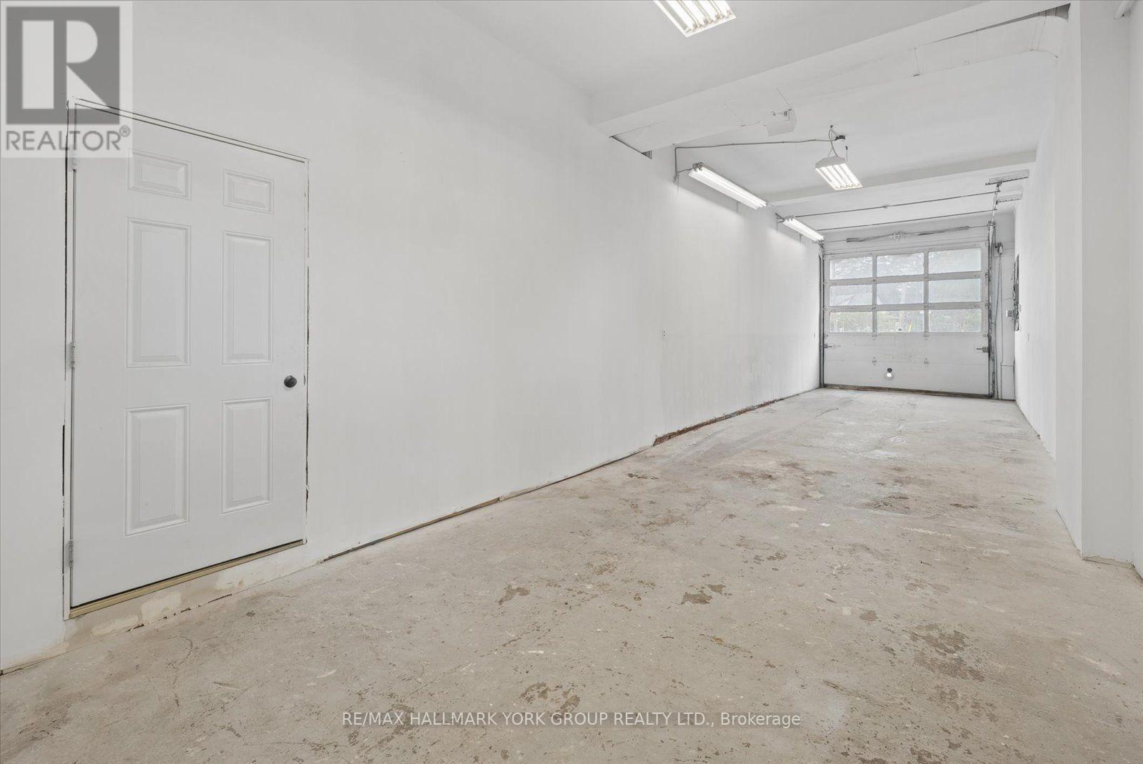 B - 360 Osborne Street Property Photo 16