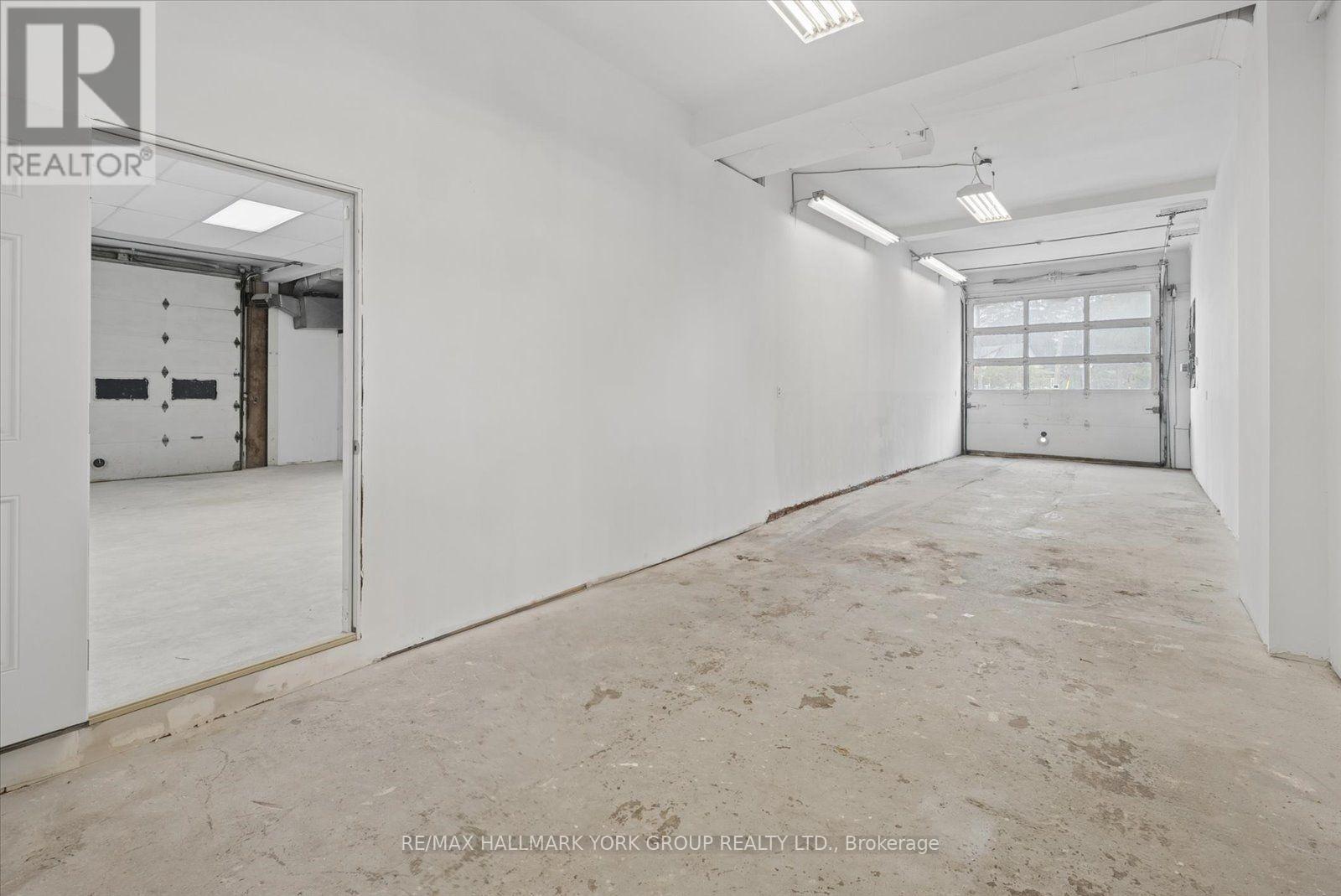 B - 360 Osborne Street Property Photo 17