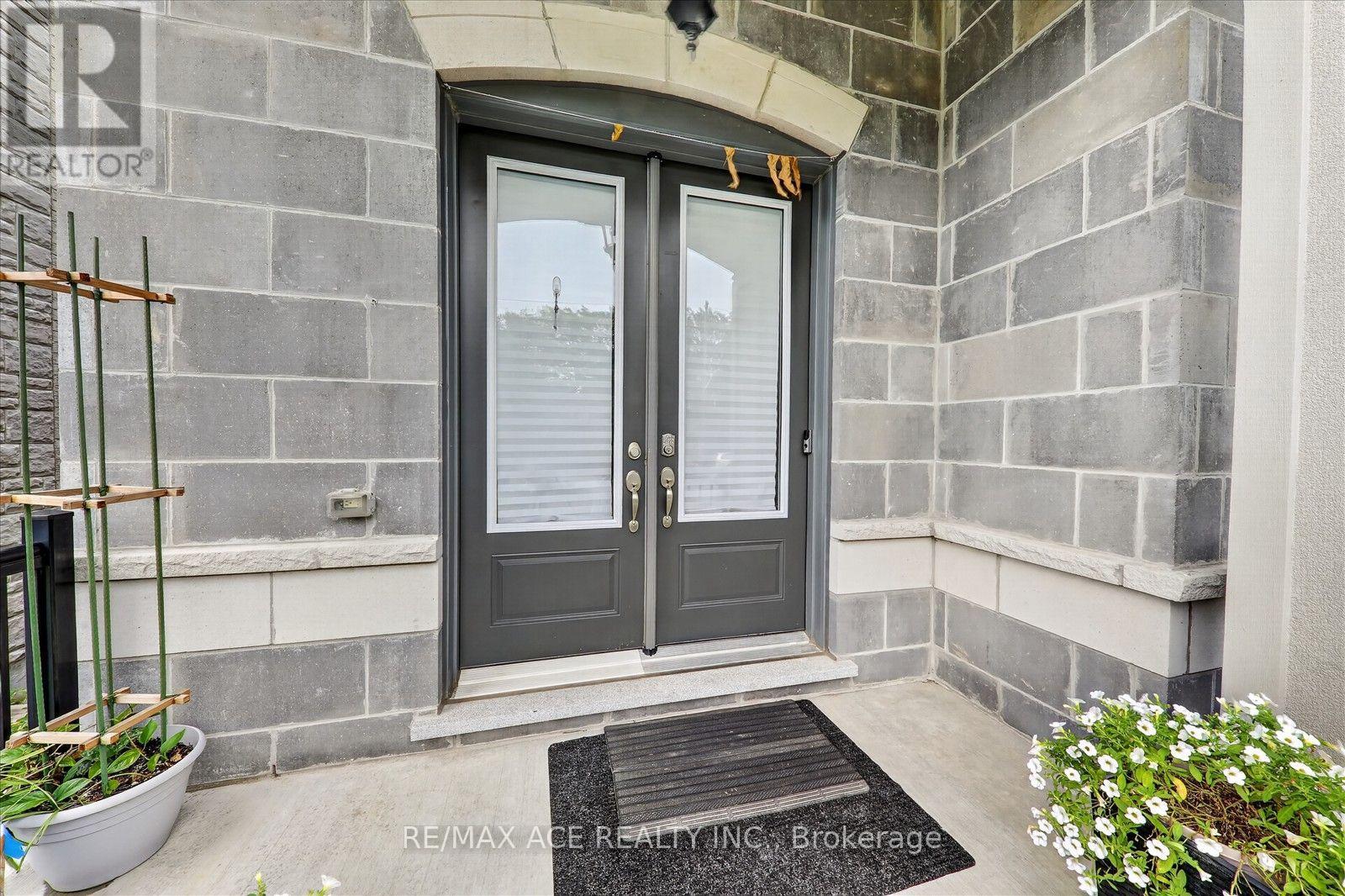 7607 Ninth Line Property Photo 4