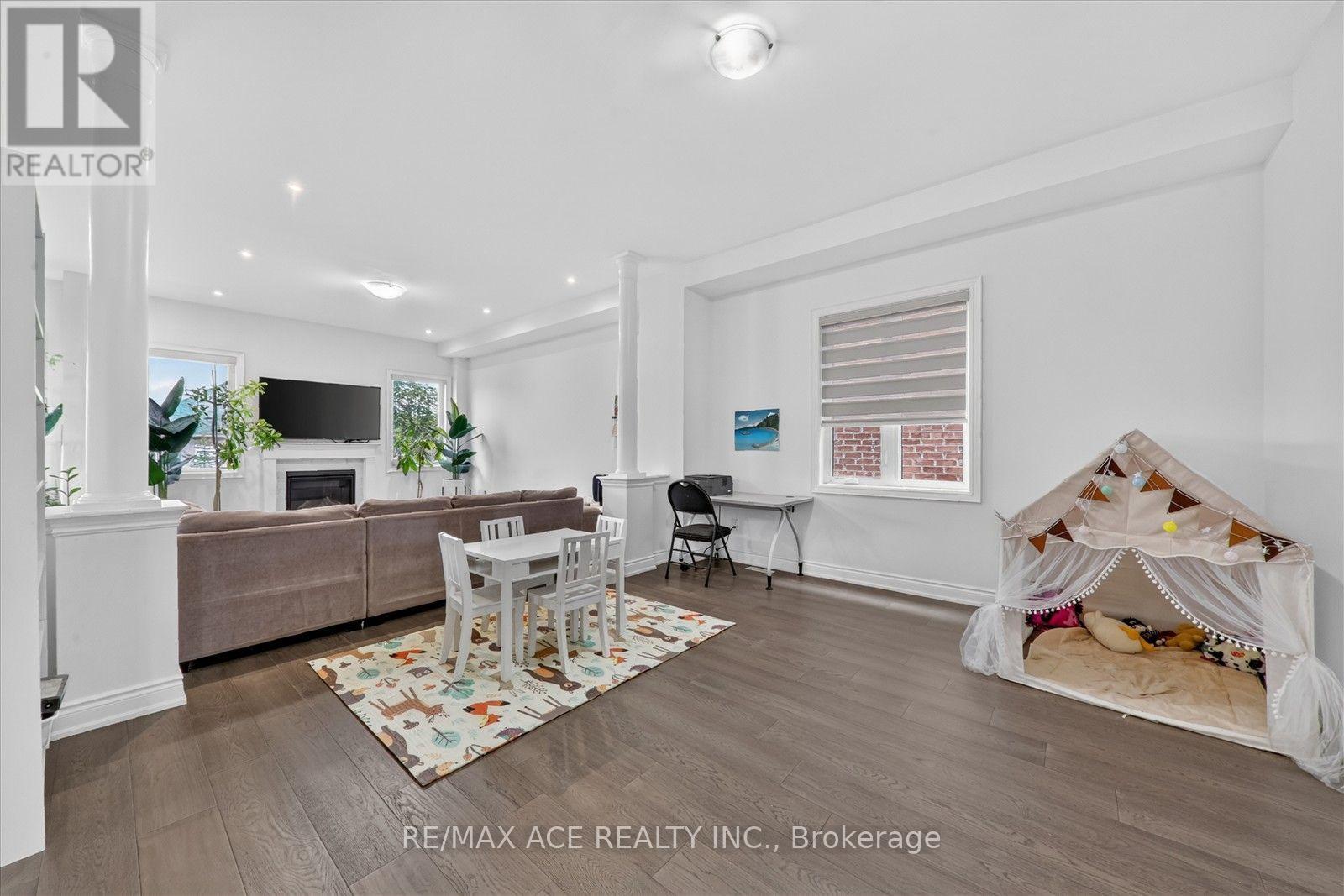 7607 Ninth Line Property Photo 9