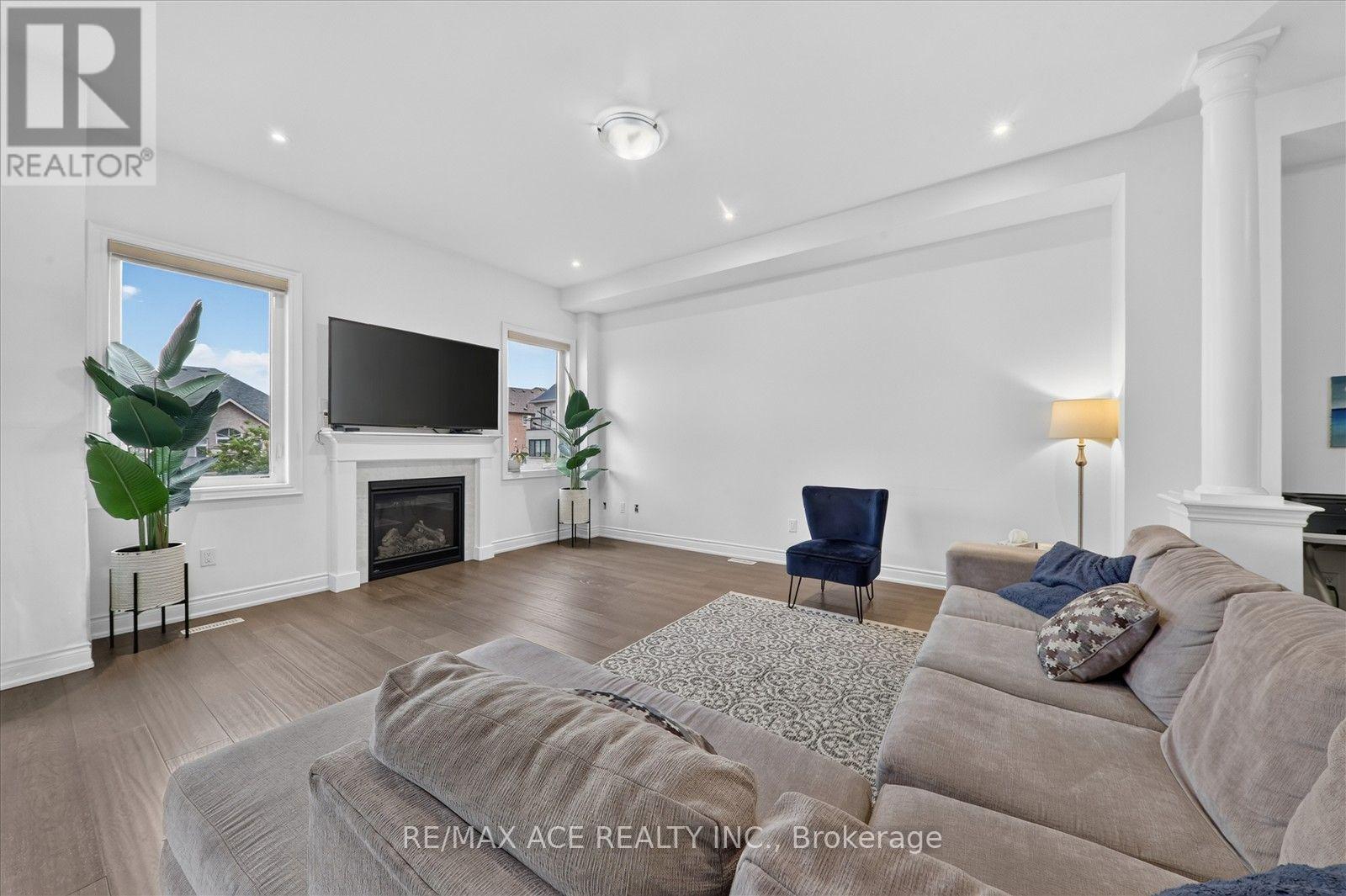 7607 Ninth Line Property Photo 11