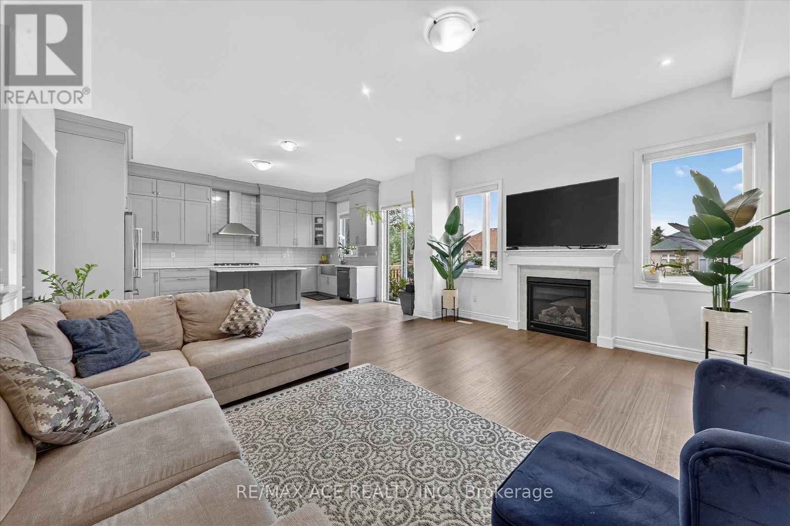 7607 Ninth Line Property Photo 12