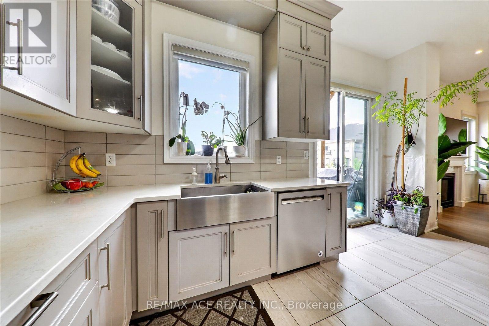 7607 Ninth Line Property Photo 17