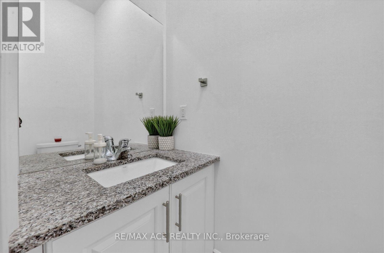 7607 Ninth Line Property Photo 20