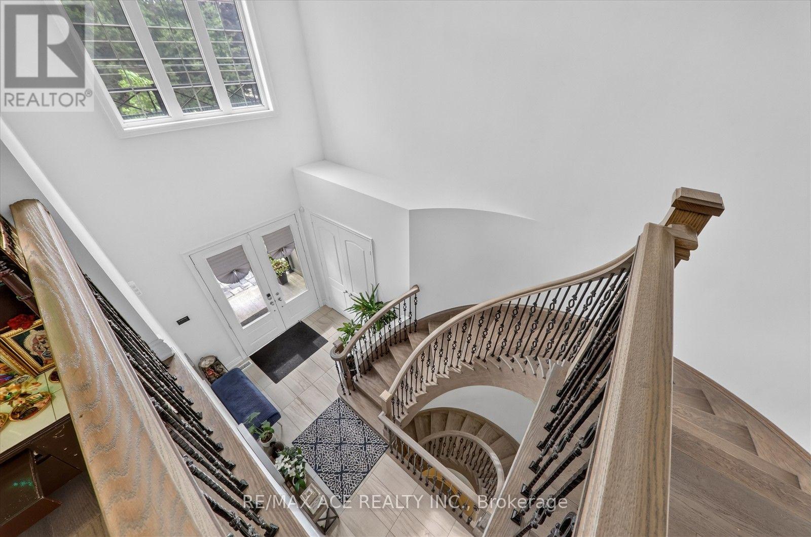 7607 Ninth Line Property Photo 21