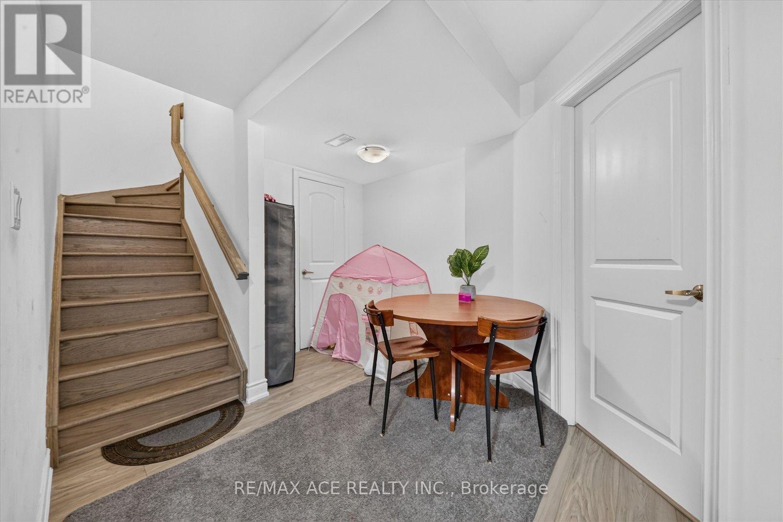 7607 Ninth Line Property Photo 34