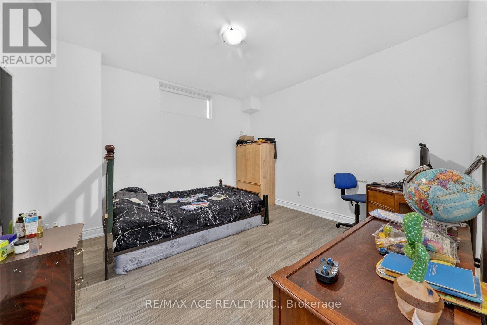 7607 Ninth Line Property Photo 41