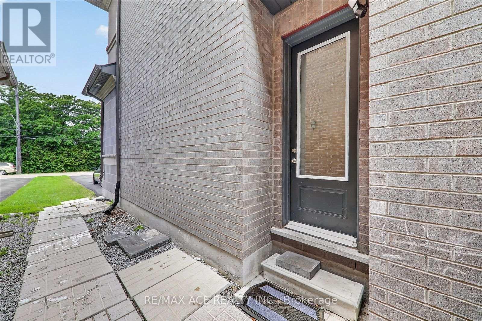 7607 Ninth Line Property Photo 43