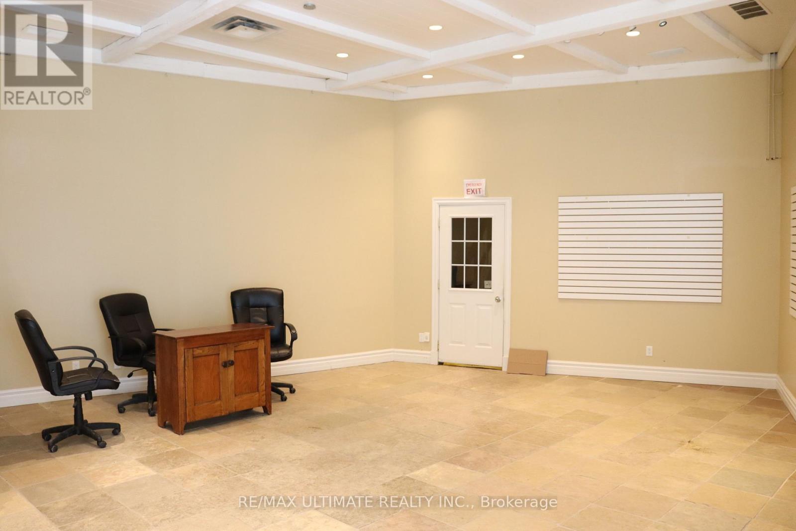 10 - 1260 Journey's End Circle Property Photo 3