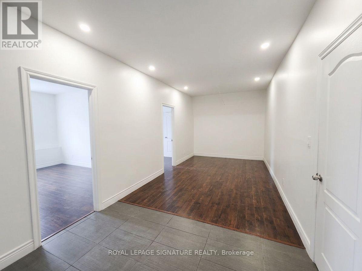 Upper 1 - 15 Barrie Street Property Photo 7