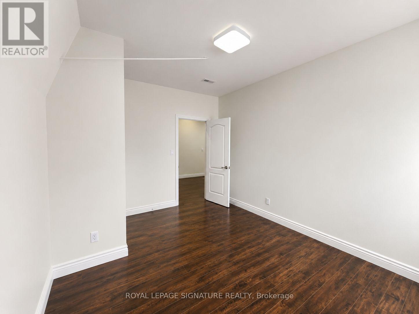 Upper 1 - 15 Barrie Street Property Photo 9