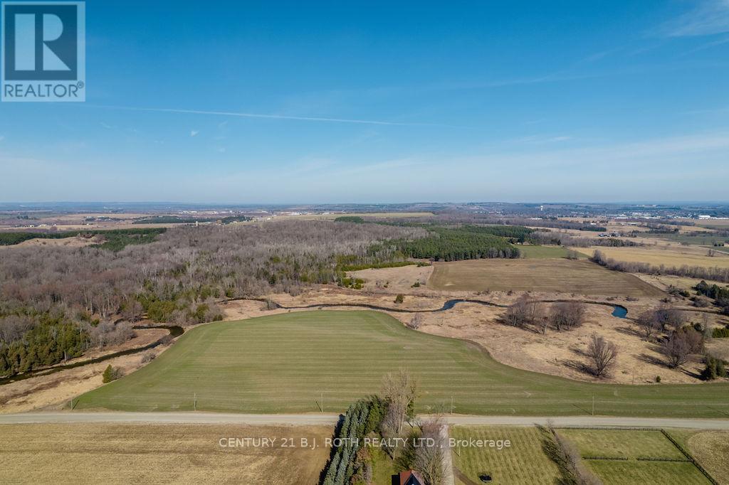 7468 25th Side Road Property Photo 1