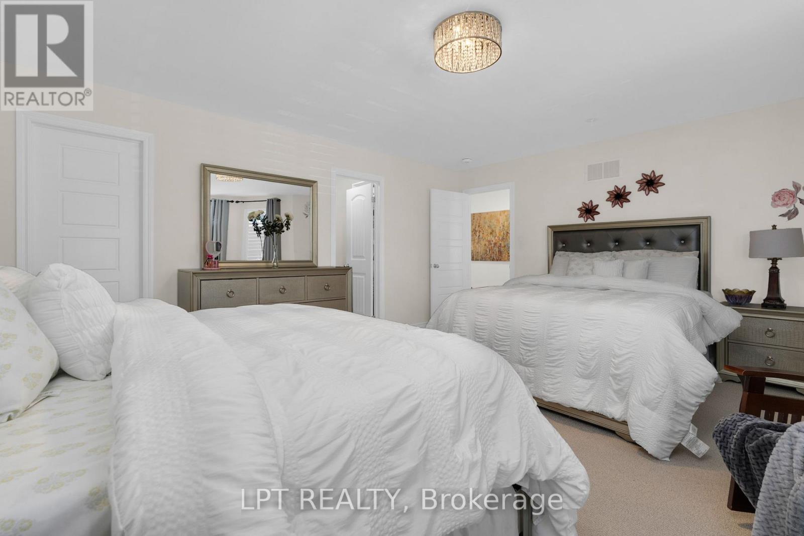 1333 Harrington Street Property Photo 21