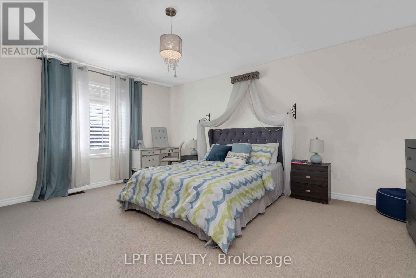 1333 Harrington Street Property Photo 23