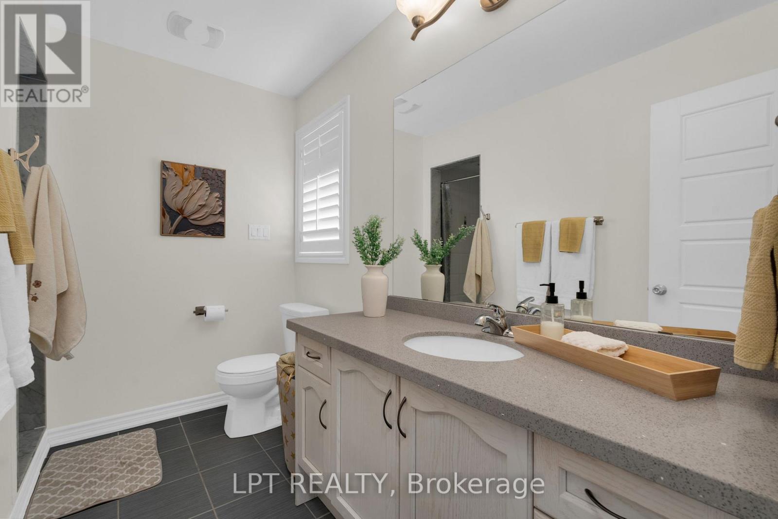 1333 Harrington Street Property Photo 27