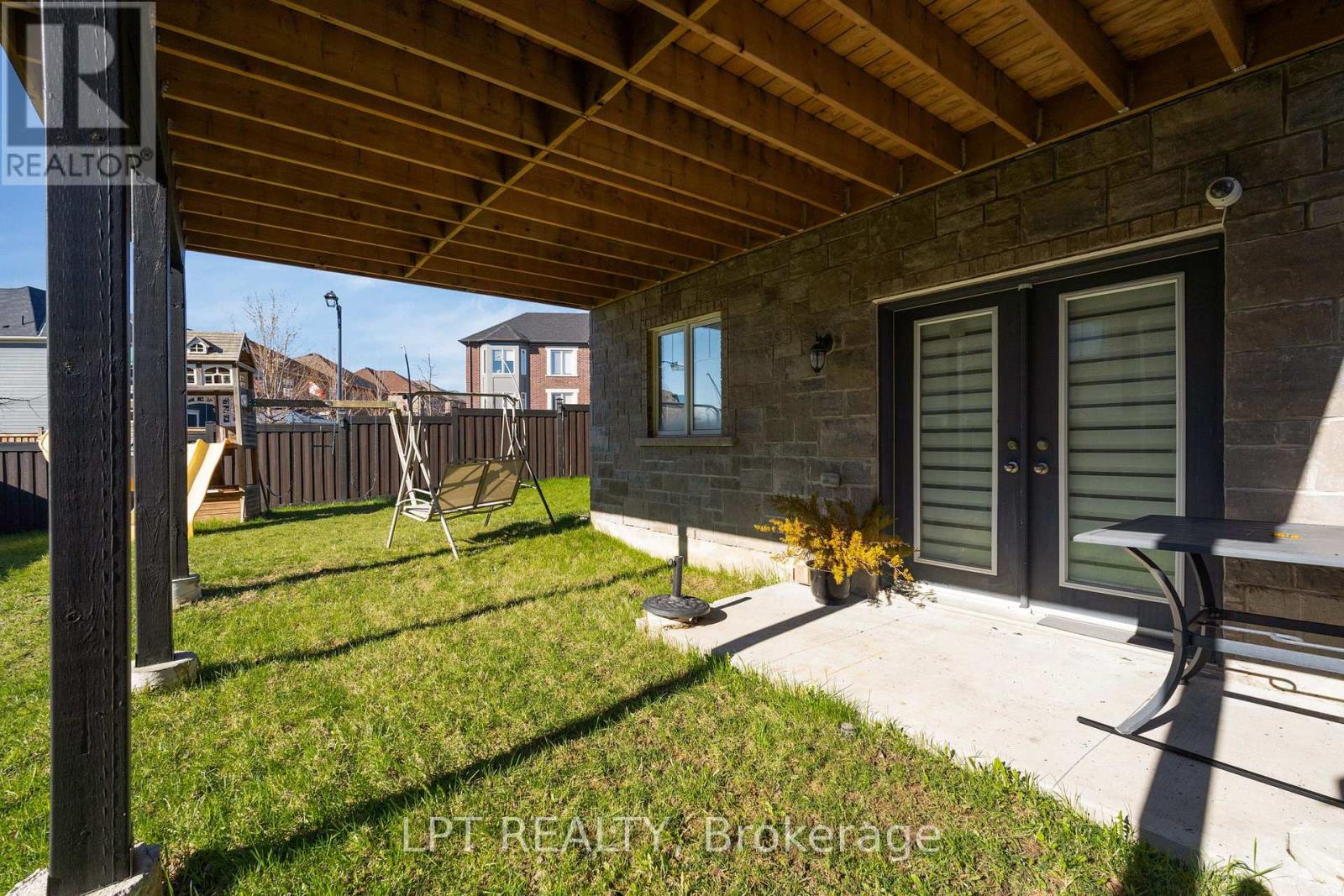 1333 Harrington Street Property Photo 38