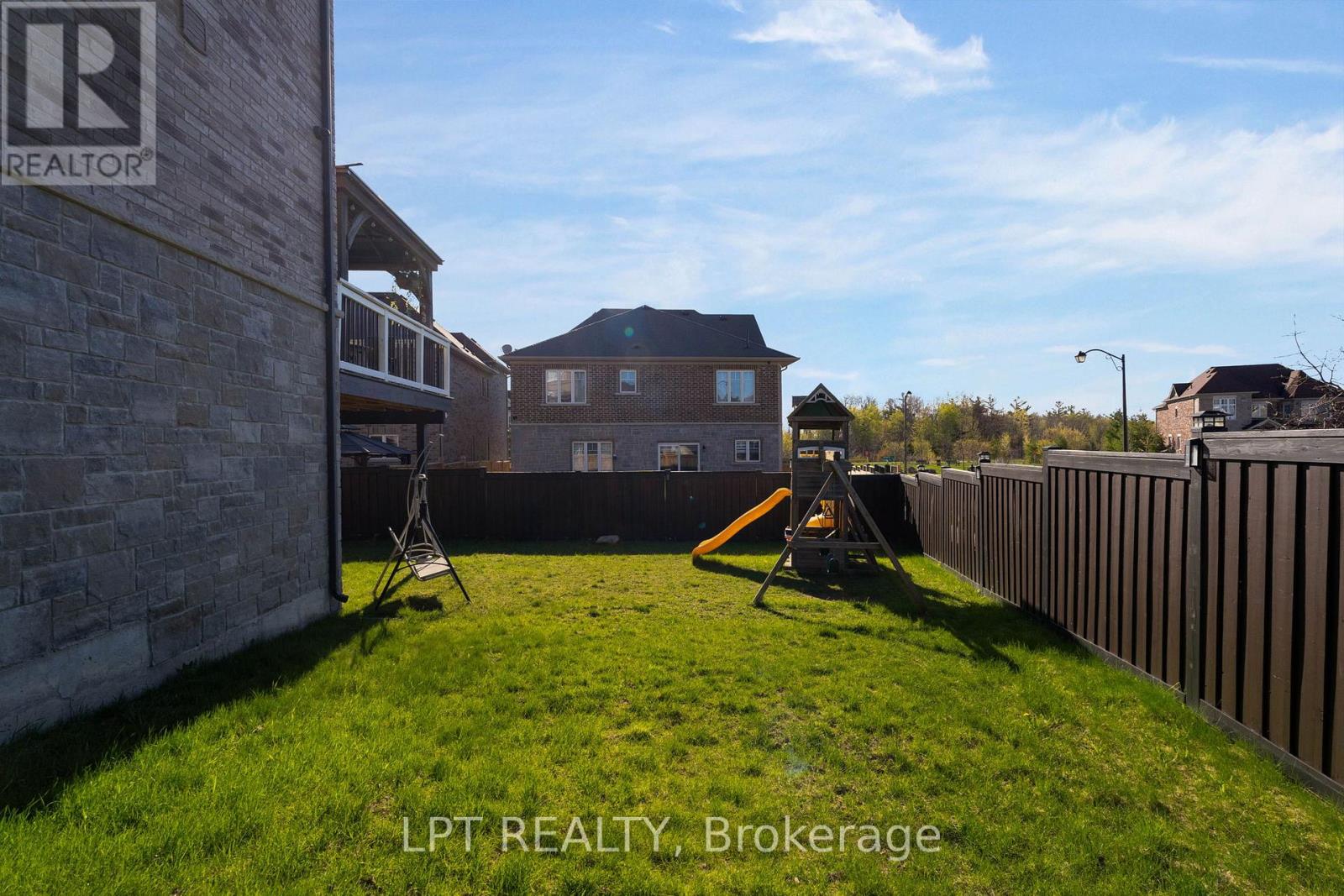 1333 Harrington Street Property Photo 41