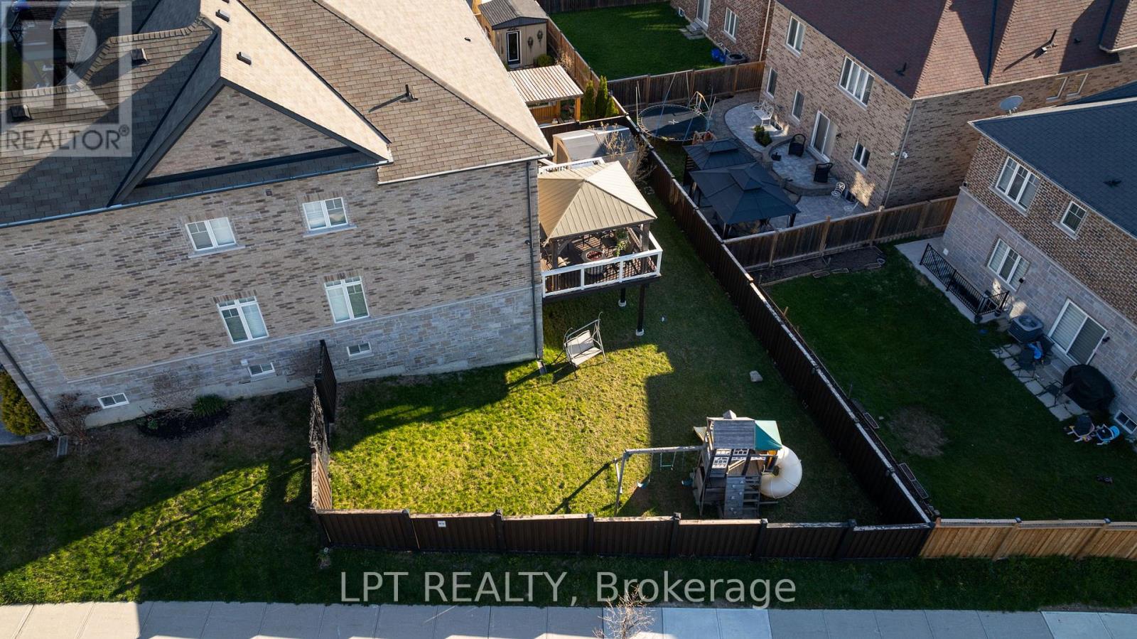 1333 Harrington Street Property Photo 44