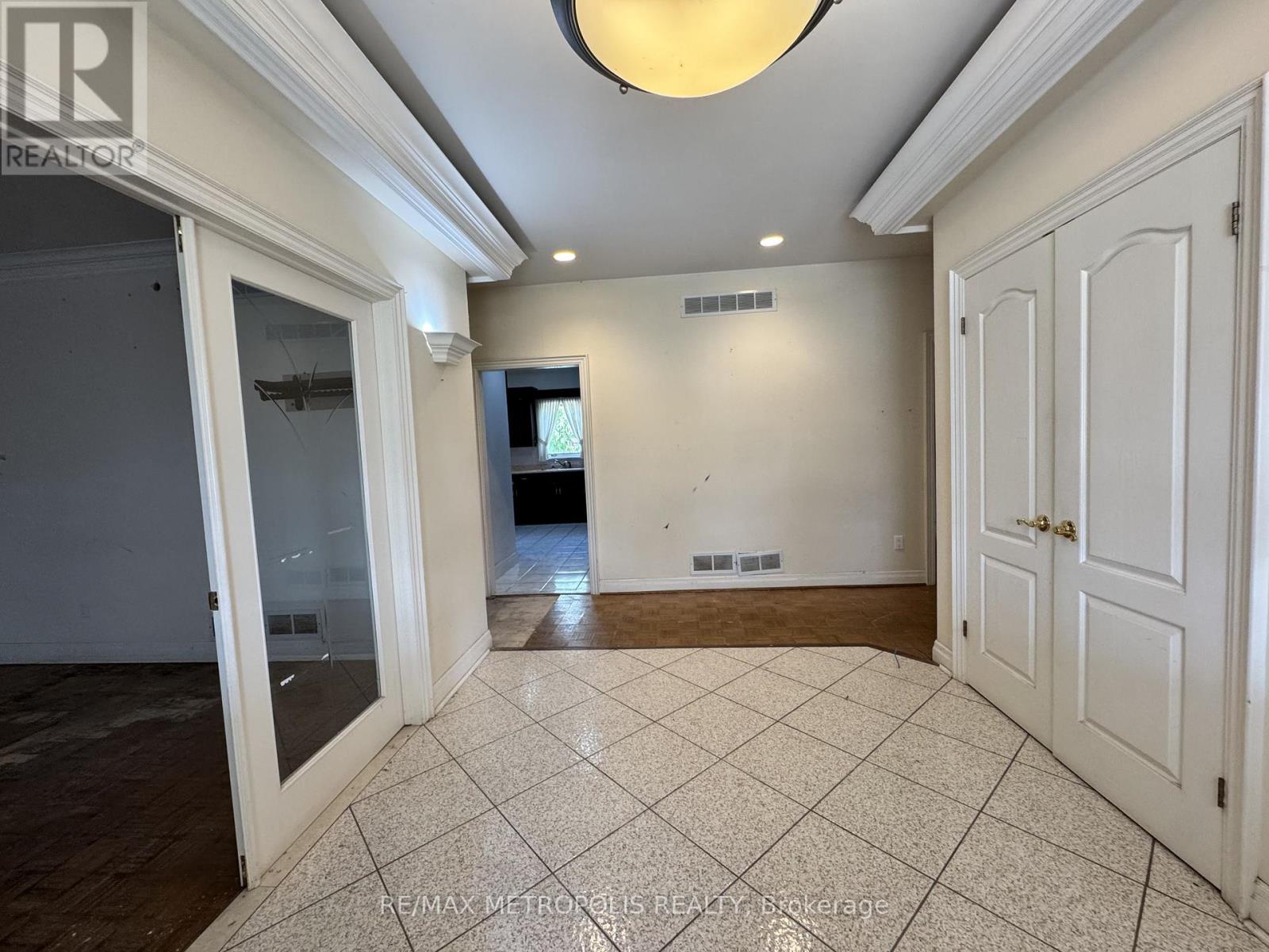 416 Elgin Mills Road W Property Photo 2