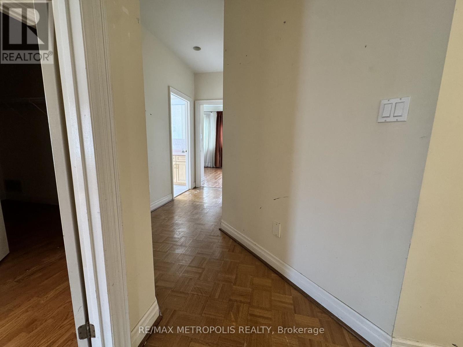 416 Elgin Mills Road W Property Photo 6