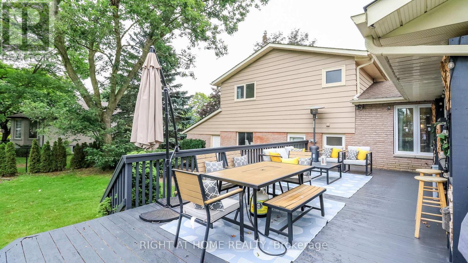 8 Sunset Street Property Photo 3