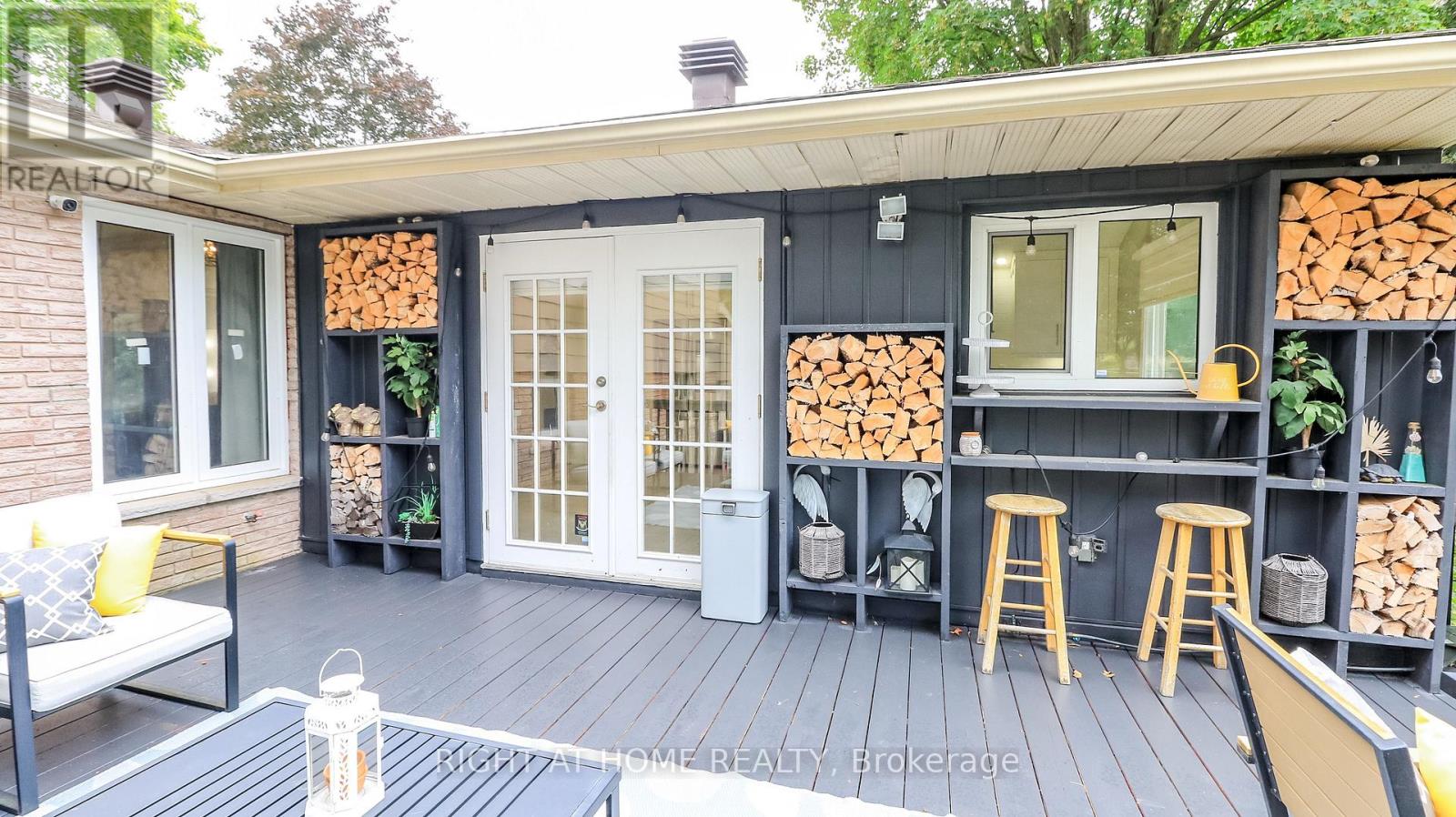 8 Sunset Street Property Photo 4