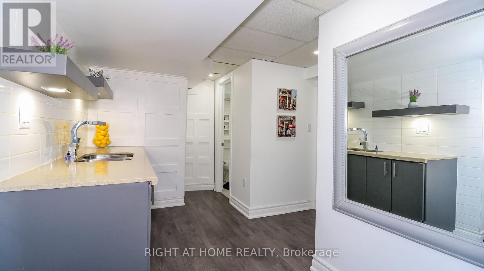8 Sunset Street Property Photo 21