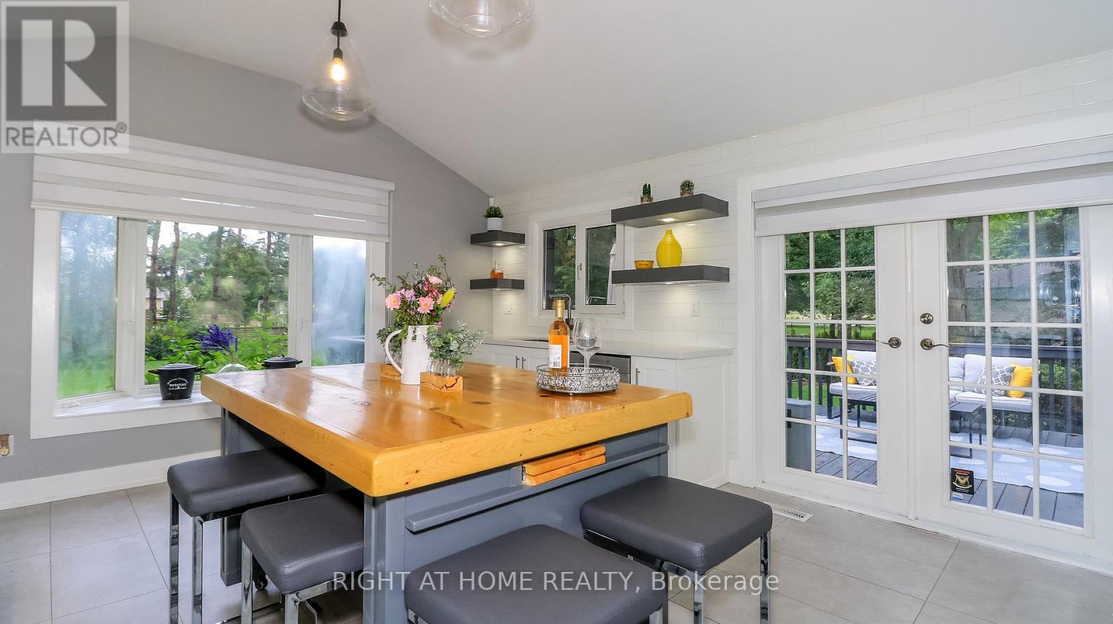 8 Sunset Street Property Photo 39