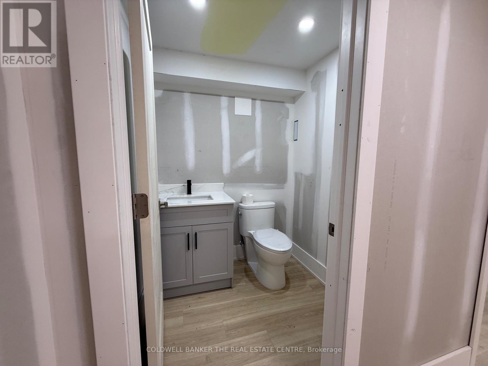 206 Cedar Street Property Photo 10