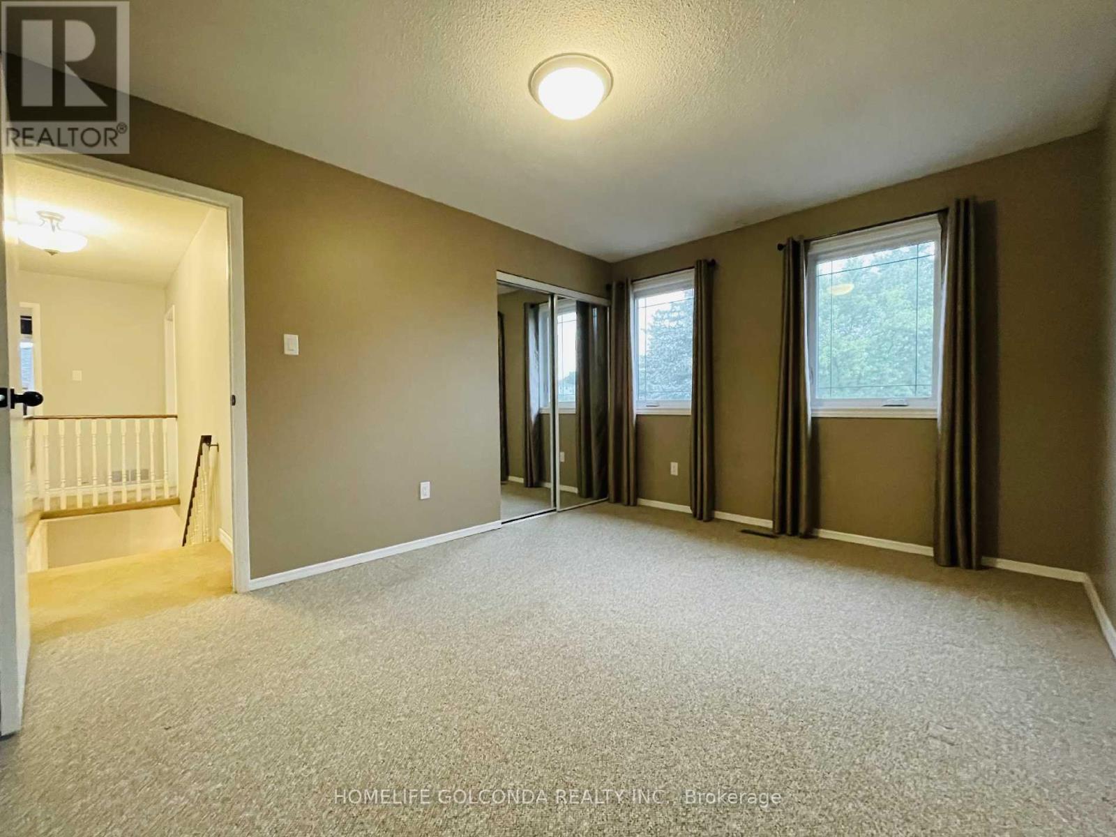 Upper Level - 909 Ferndale Crescent Property Photo 11