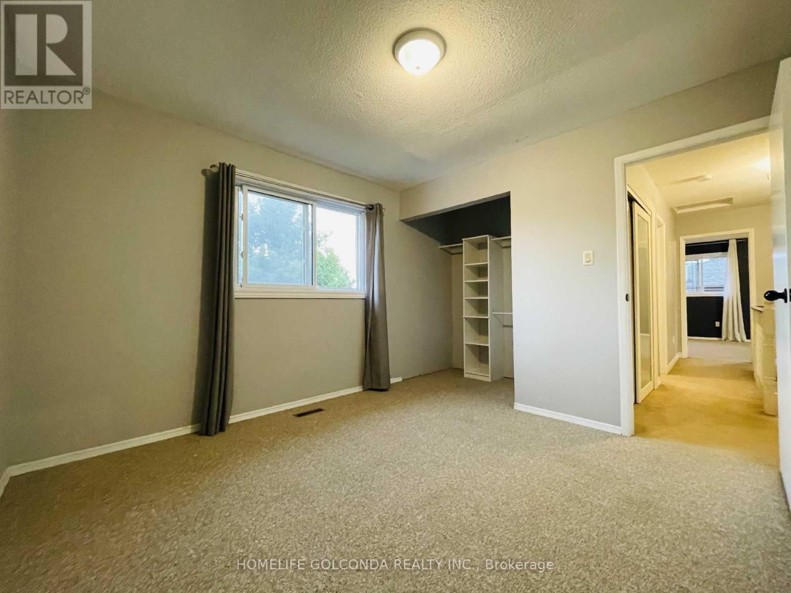 Upper Level - 909 Ferndale Crescent Property Photo 12