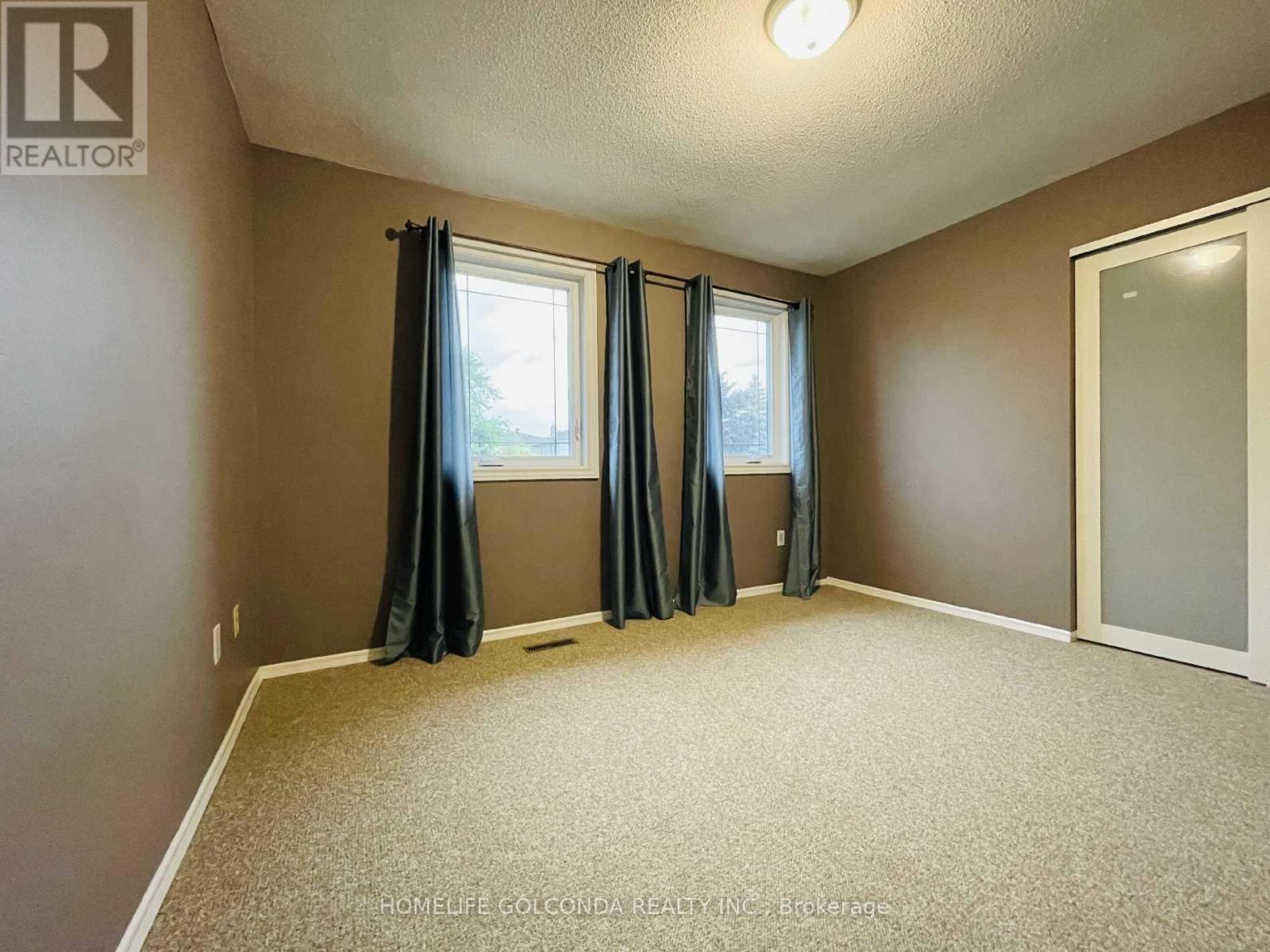 Upper Level - 909 Ferndale Crescent Property Photo 13