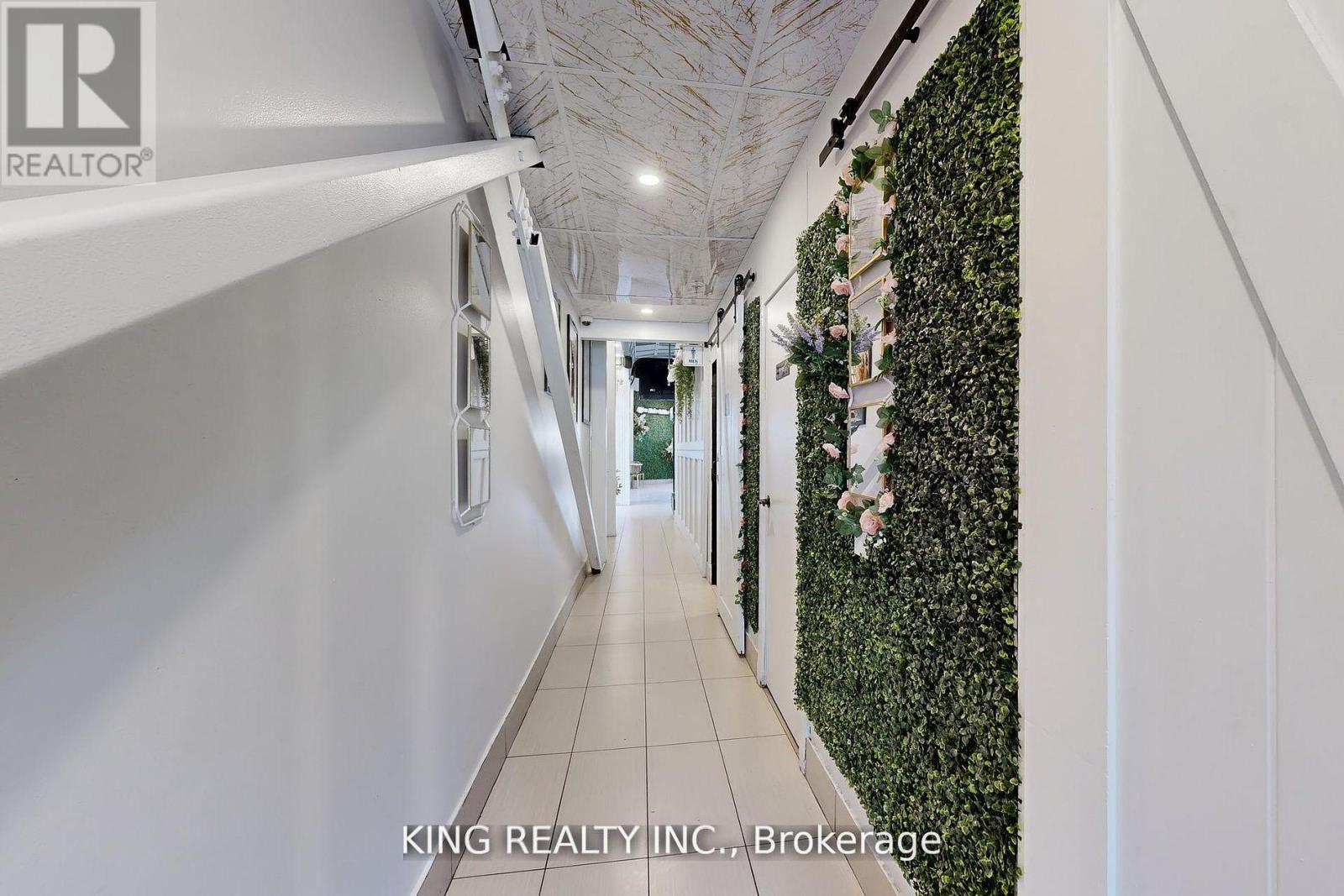 17 - 3175 Rutherford Road Property Photo 17