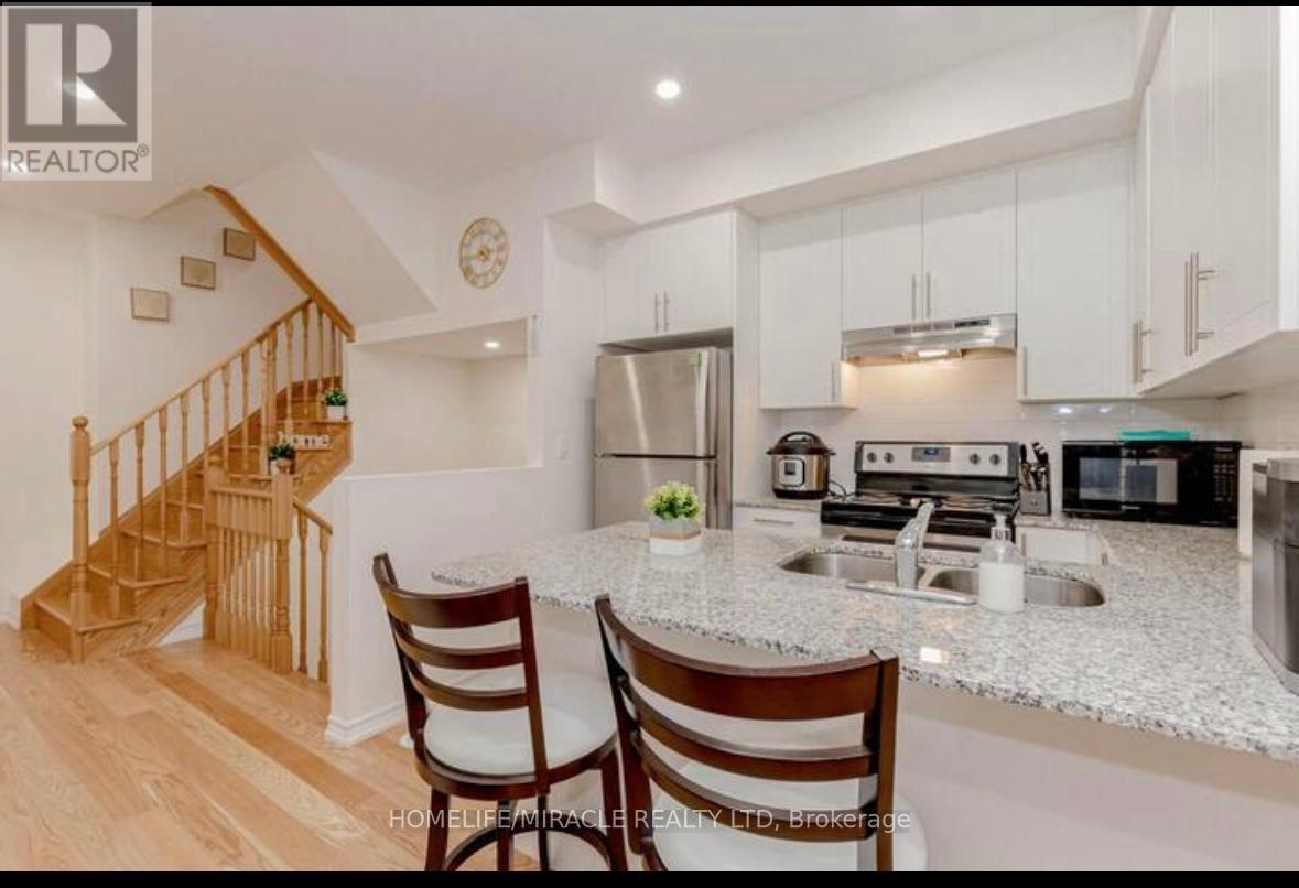 32 - 181 Parktree Drive Property Photo 4
