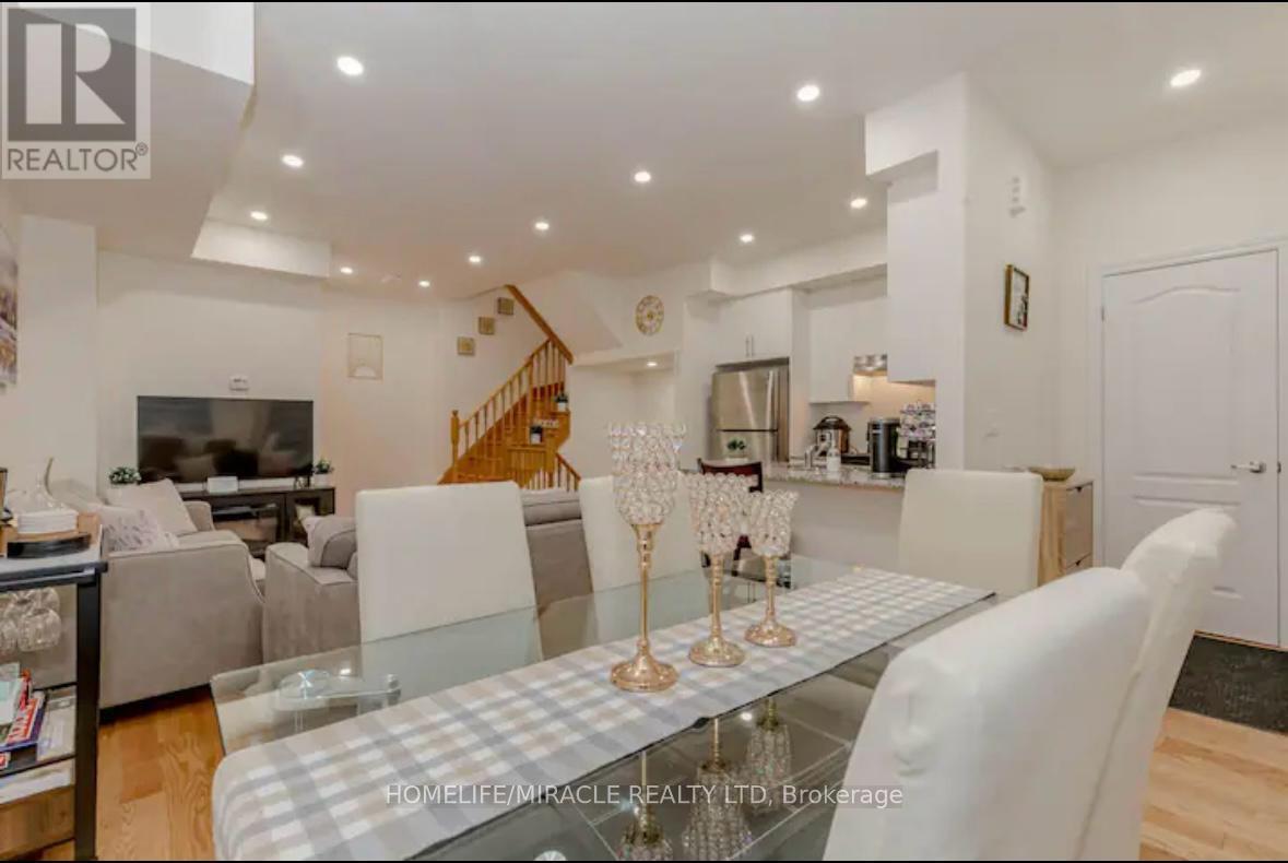 32 - 181 Parktree Drive Property Photo 6