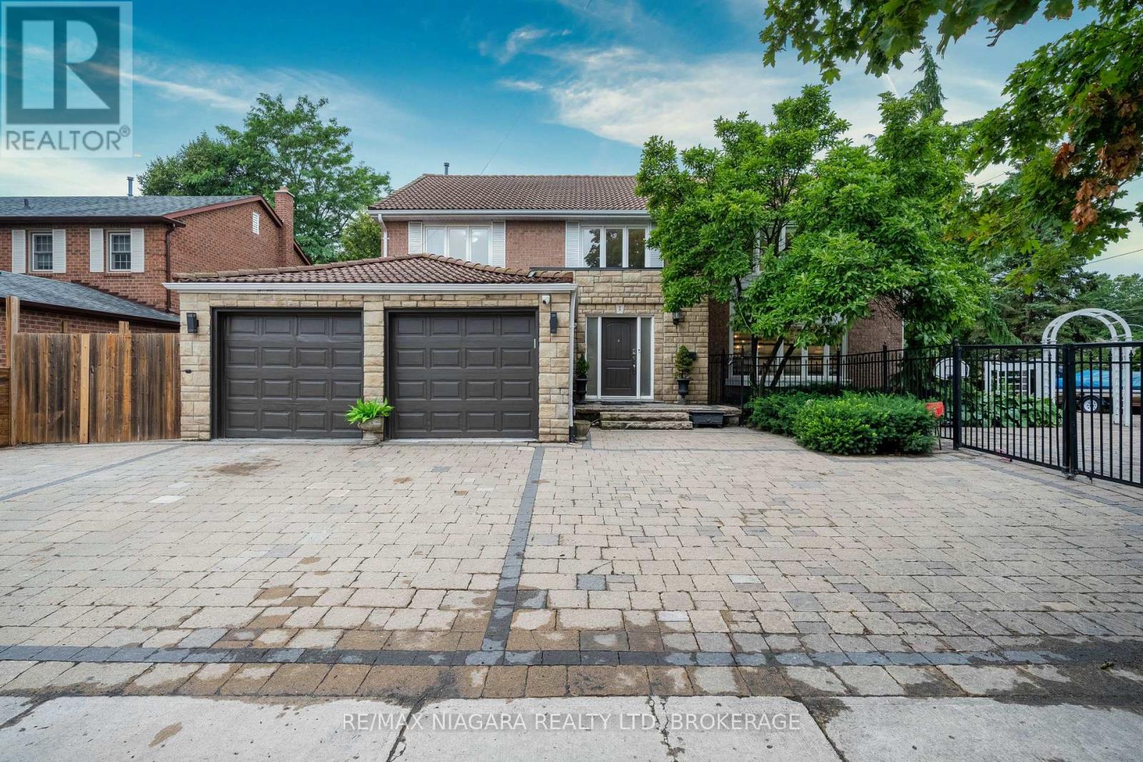 2 Aitken Circle Property Photo 1