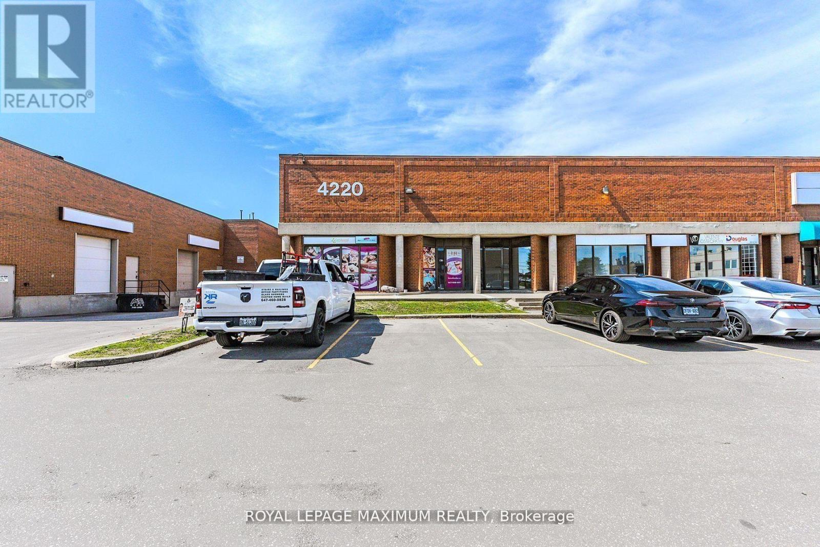 C10 - 4220 Steeles Avenue W Property Photo 4