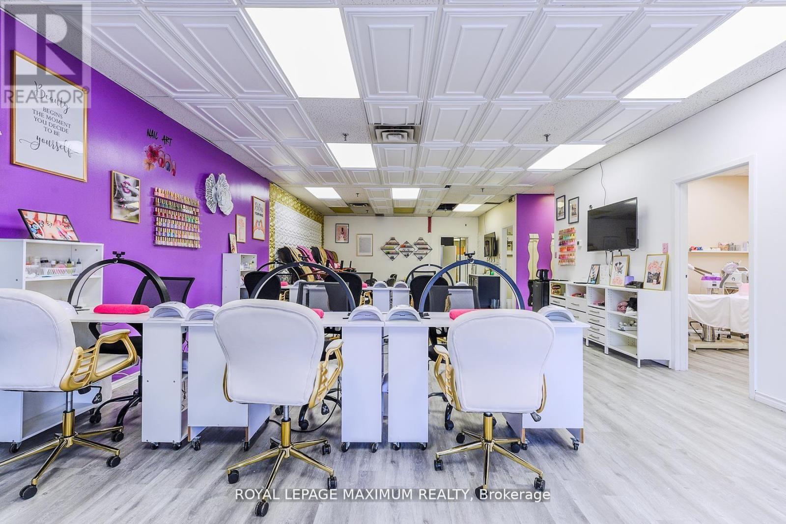 C10 - 4220 Steeles Avenue W Property Photo 8