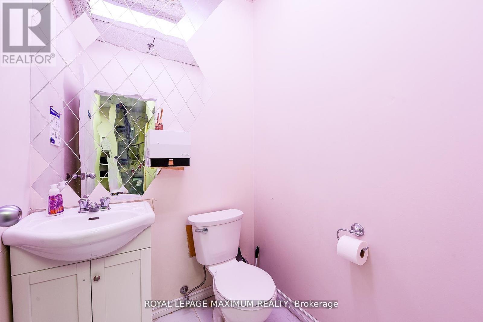 C10 - 4220 Steeles Avenue W Property Photo 17