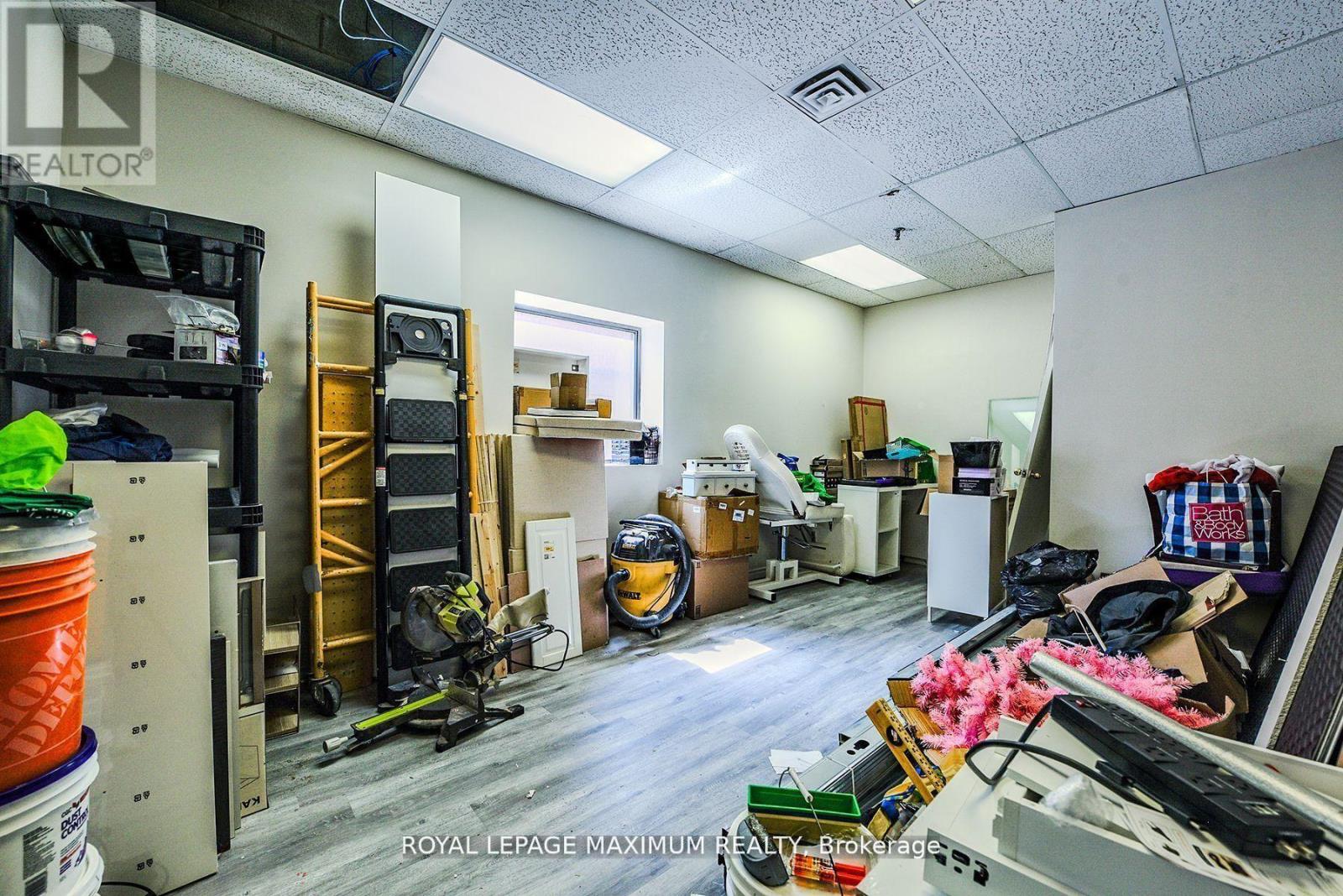 C10 - 4220 Steeles Avenue W Property Photo 18