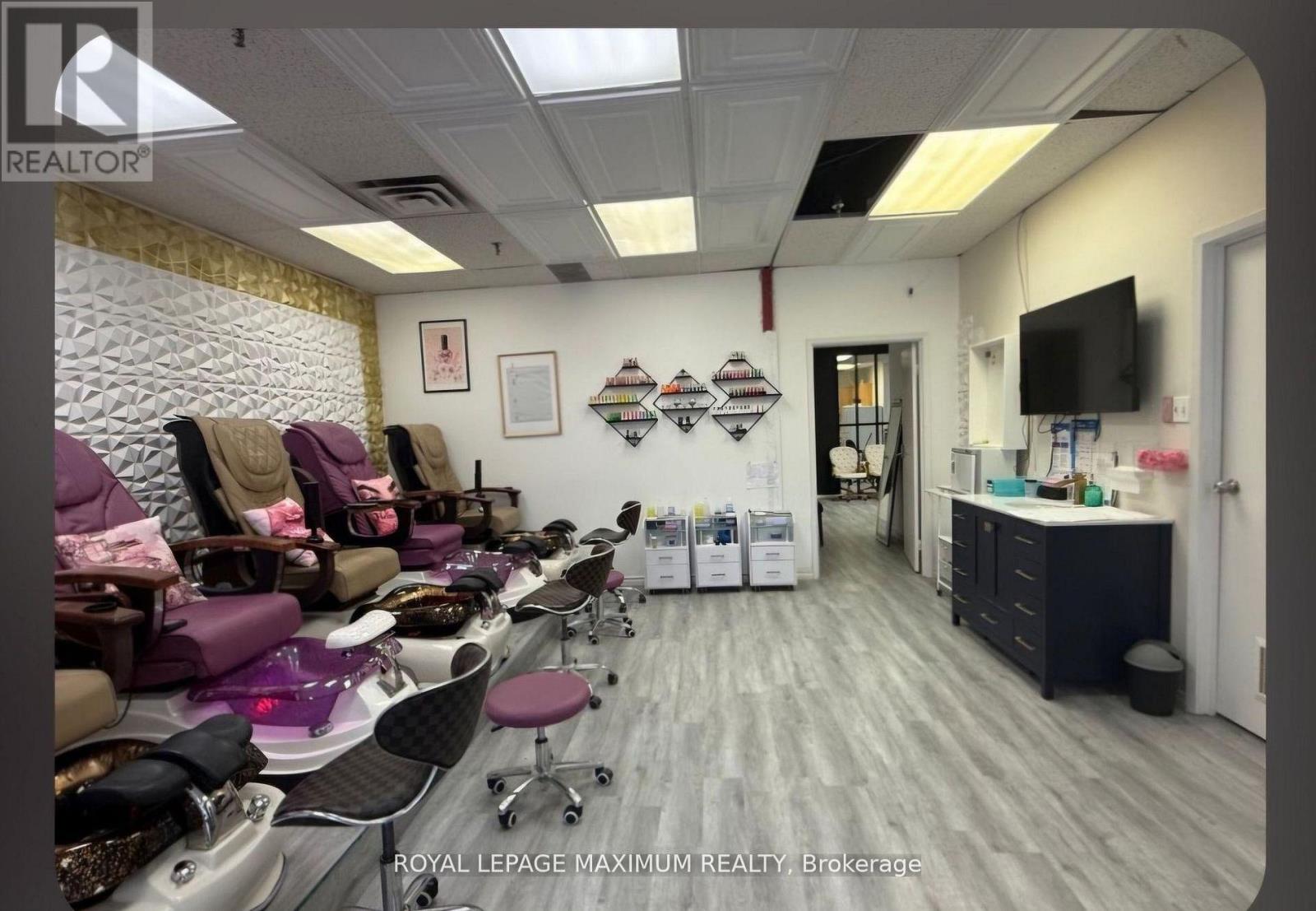 C10 - 4220 Steeles Avenue W Property Photo 22