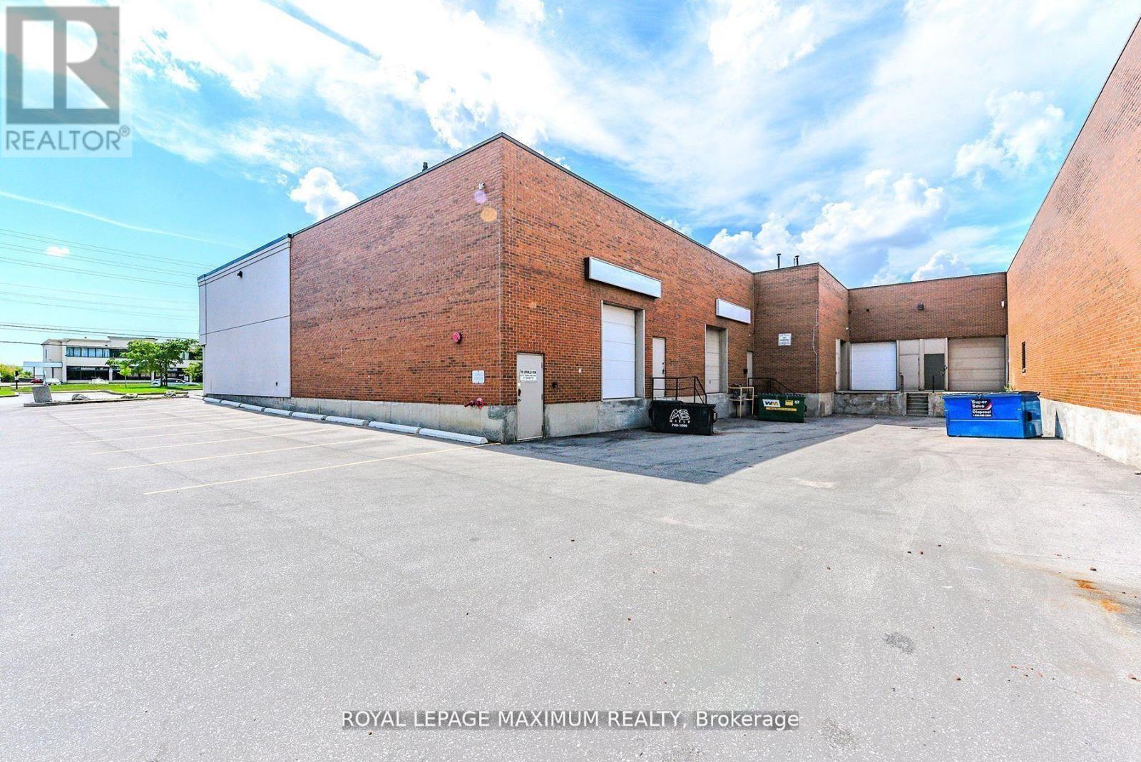 C10 - 4220 Steeles Avenue W Property Photo 37