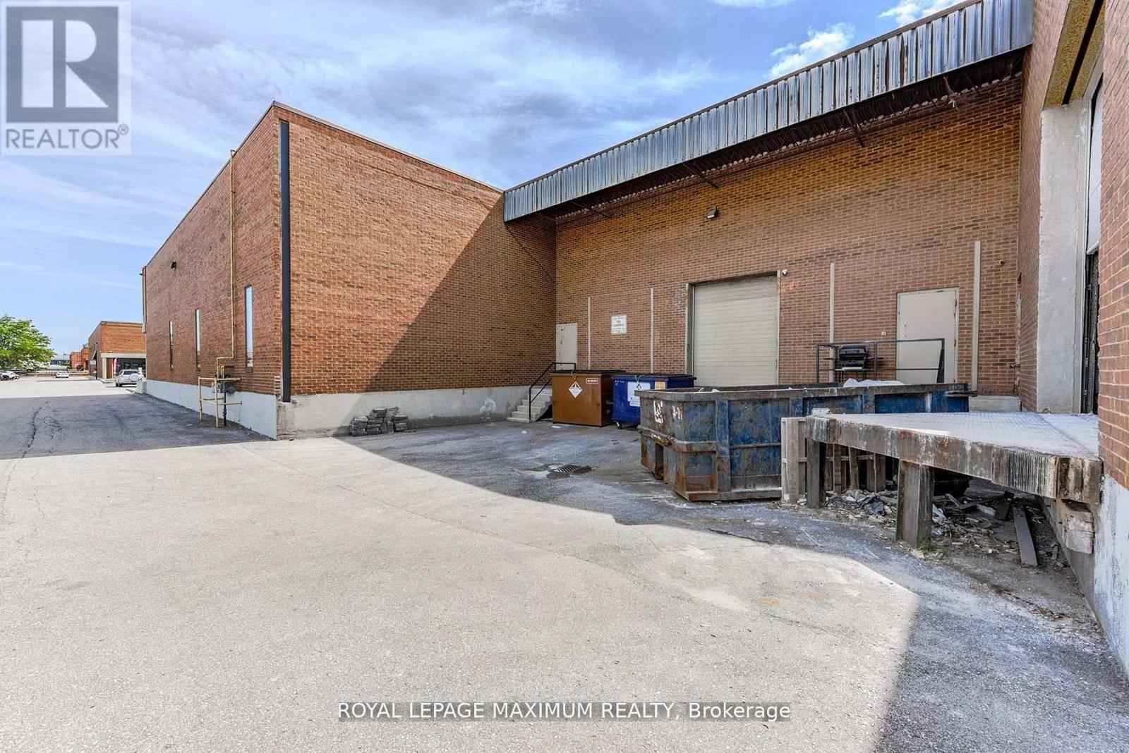 C10 - 4220 Steeles Avenue W Property Photo 38