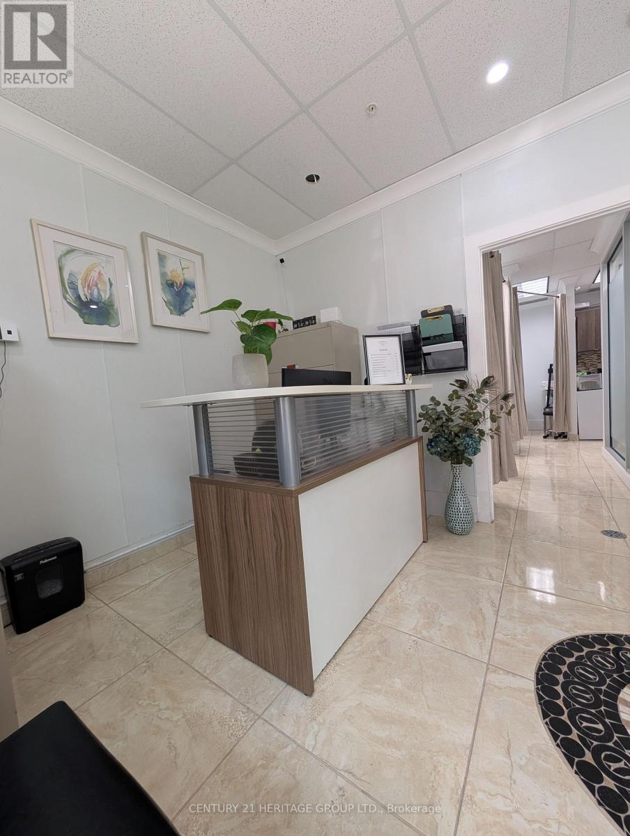 2 - 7181 Yonge Street Property Photo 5