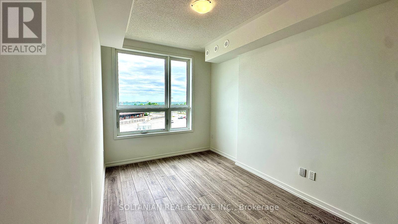 8 - 20 Lytham Green Circle Property Photo 22