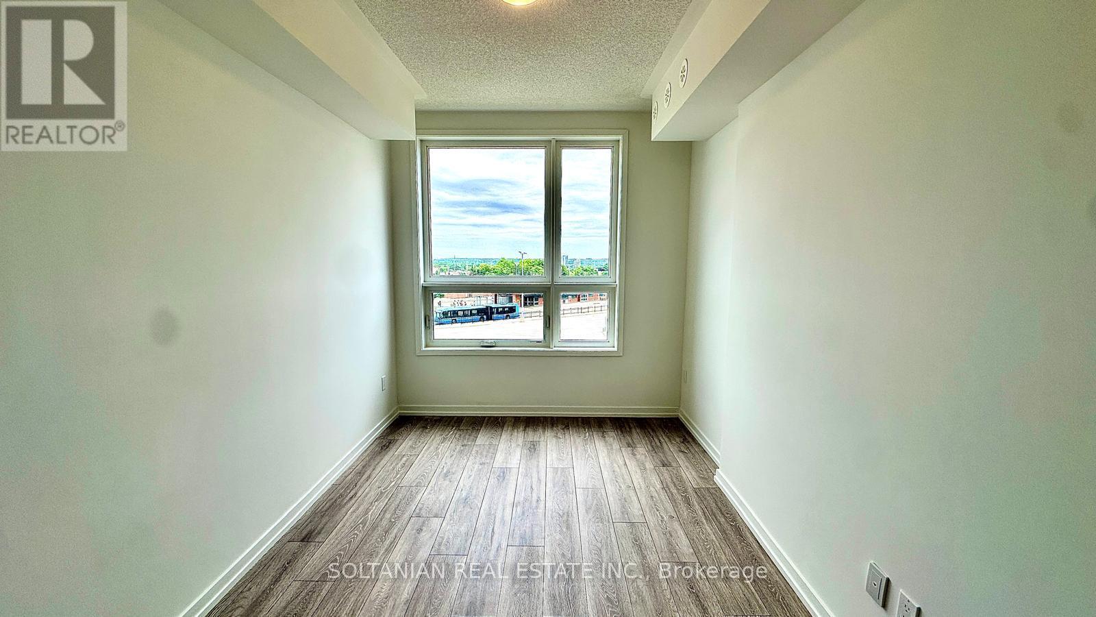 8 - 20 Lytham Green Circle Property Photo 23