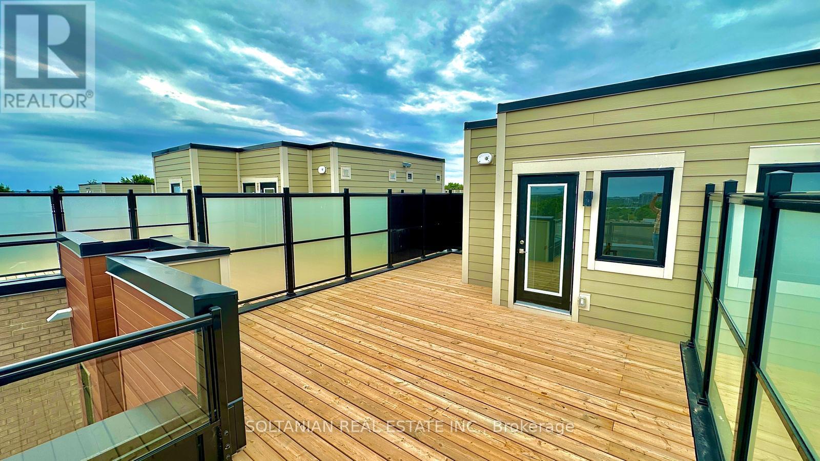 8 - 20 Lytham Green Circle Property Photo 31