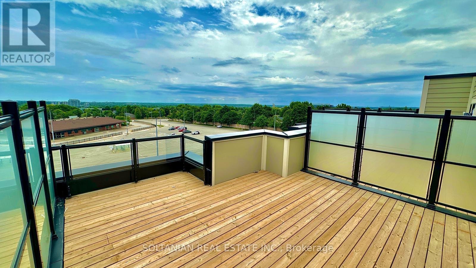 8 - 20 Lytham Green Circle Property Photo 32