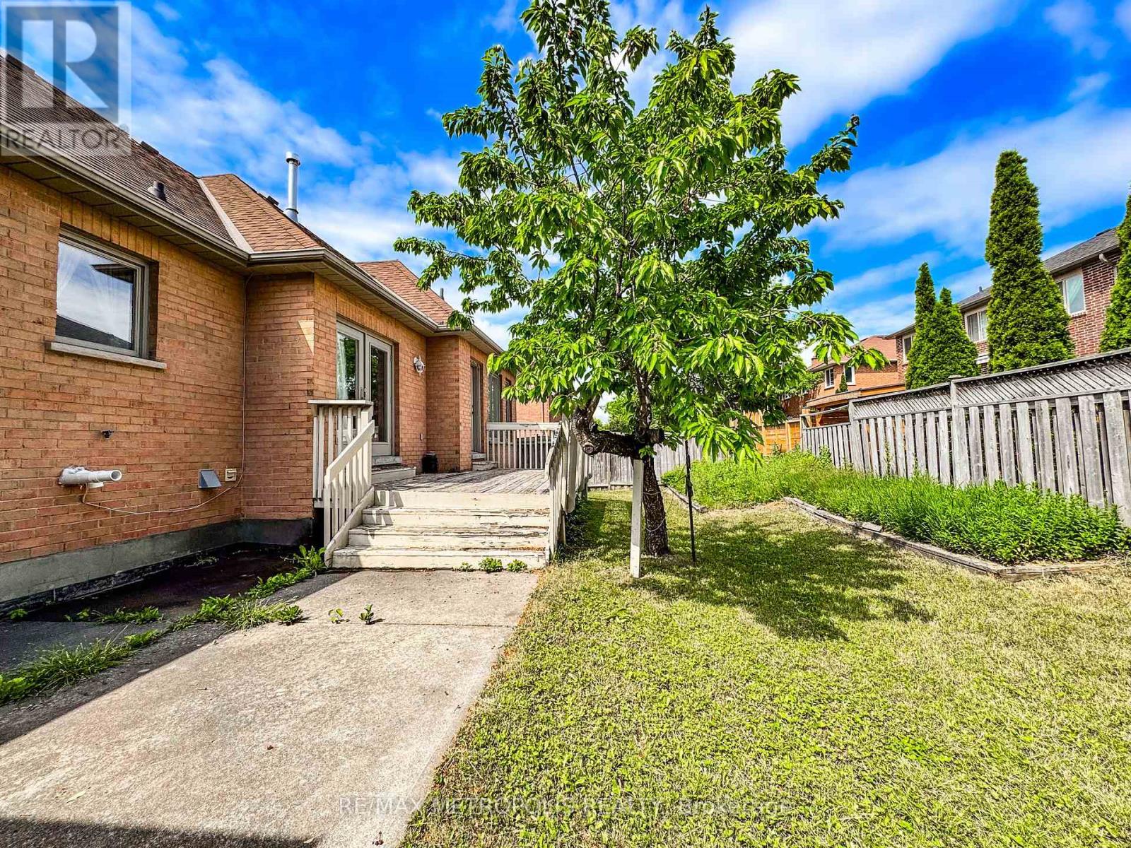416 Elgin Mills Road W Property Photo 17