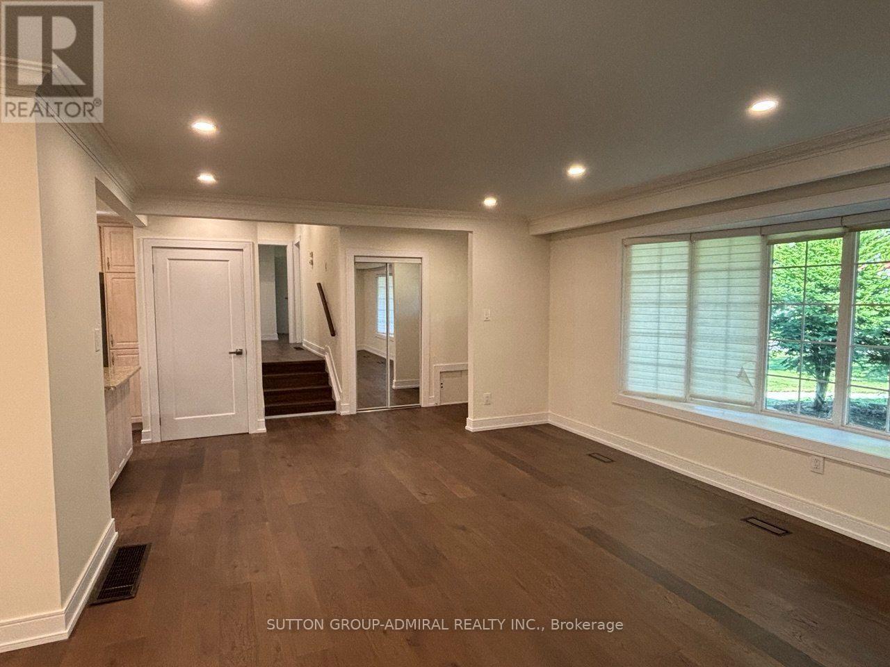 Main Floor - 86 Hamilton Drive Property Photo 9